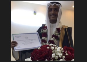 “الدكتور حسن المهر” يحتفل بتخرجة من كلية الغد في أبها
