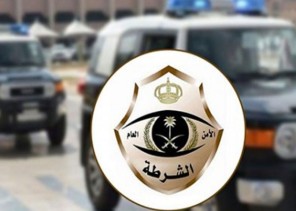 القبض على مقيمين لتباهيهما بعرض مبالغ مالية مجهولة المصدر على مواقع التواصل الاجتماعي