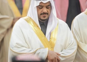 نائب أمير الرياض يؤدي صلاة الميت على صاحب السمو الأمير محمد بن بدر بن فهد بن سعد الأول آل عبدالرحمن