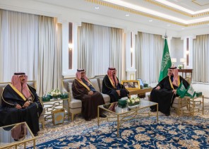 أمير الجوف يستقبل رئيس وأعضاء مجلس جمعية المتقاعدين بالمنطقة