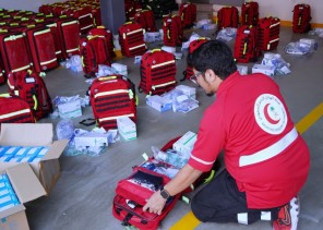 “الهلال الأحمر” يؤمّن أكثر من ١٠ ملايين قطعة طبية لسيارات الإسعاف لحج هذا العام