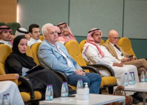 وزارة “البيئة” تناقش تطوير الحلول المبتكرة لاستدامة القطاع الزراعي في المملكة