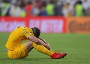 مدافع “الهلال” يتصدر عناوين الصحف العالمية بعد الخطأ في مباراة “الإمارات”