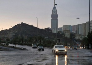 الإنذار المبكر: استمرار الأمطار الرعدية على مكة وحائل خلال الساعات المقبلة  مصحوبة بزخات من البرد