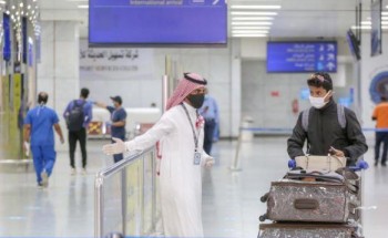 شاهد .. مطار الملك عبدالعزيز الدولي بجدة يستقبل رحلة جديدة من المواطنين العالقين في الخارج بواشنطن