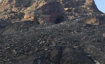 بات فيه النبي وشهد سجوده ودعاءه لـ”الأمة” .. بالفيديو: كهف السجدة بالمدينة المنورة.. لماذا سمي بهذا الاسم وما قصته؟