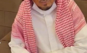 الشيخ أحمد عرار النعمي يوجه الشكر لـ”أعضاء لجنة التنمية بالعالية” بعد زيارتهم له في منزله وتكريمه بهدايا تذكارية