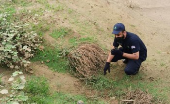 مدني جازان : العثور على لغم أرضي في أحد الأودية جرفته سيول منقولة من الأراضي اليمنية تم إبطاله دون إصابات أو أضرار