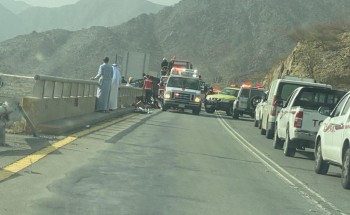 الهلال الأحمر بـ”الباحة”: حادث تصادم بطريق “المخواه – بطاط” .. ووجود إصابة خطيرة