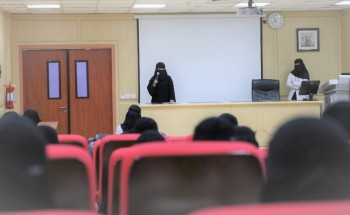 كلية التمريض بجامعة الحدود الشمالية تقييم ورشة عمل  وبرنامج تعريفي لطالبات الإمتياز بمستشفى النساء والولادة