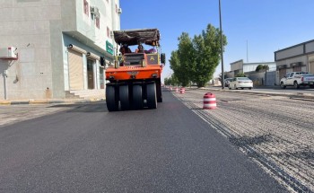 بلدية محافظة دومة الجندل تواصل أعمال السفلتة في المحافظة