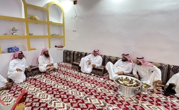 “وسط تبادل التهاني بمناسبة عيد الأضحى” .. رجل الأعمال “عايد بن خلف الشويلعي” يستقبل أبناء الشيخ “محمد بن ناهس البراك” في ديوانه بقرية أم شعاري غرب الحائط