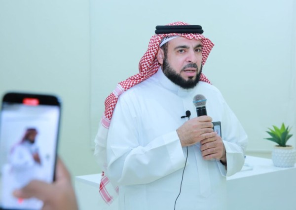 مدير تعليم المجمعة يُدشن برنامج المهارات الاحترافية للعلاقات العامة بمقر بيت الطالب