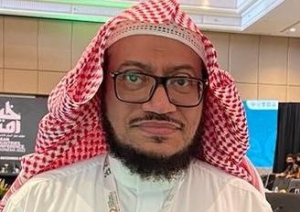 الدكتور محمد بن عمر بازمول يشيد بالدورات العلمية الموحدة التي تنظمها وزارة الشؤون الإسلامية