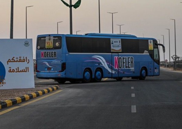 منفذ جديدة عرعر يودِّعُ الدفعة الأخيرة من الحجاج العراقيين