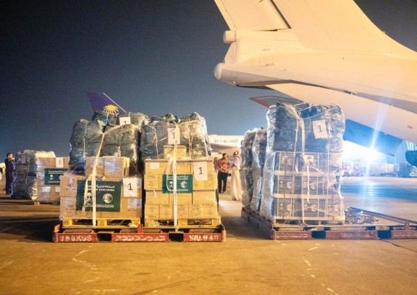 ‏‎إنفاذًا لتوجيهات القيادة الرشيدة.. مغادرة أولى طلائع الجسر الجوي السعودي لمساندة الشعب اللبناني الشقيق