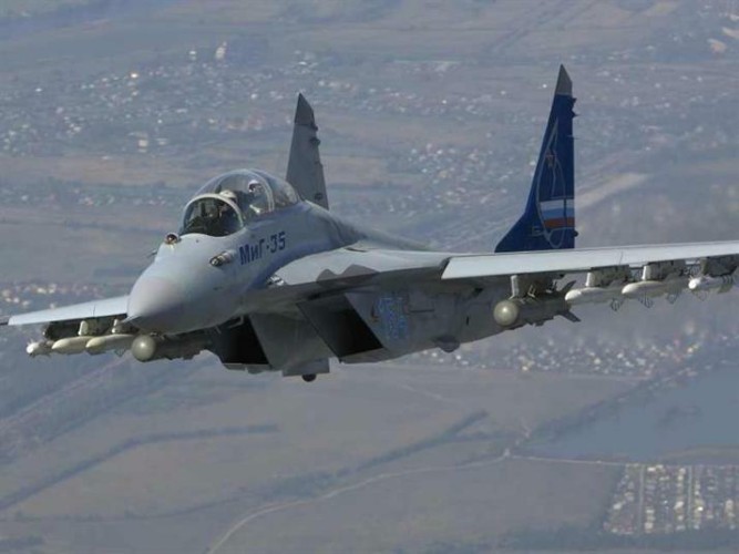 التحالف”: سقوط طائرة تابعة للقوات الجوية السعودية في عسير ونجاة طياريها