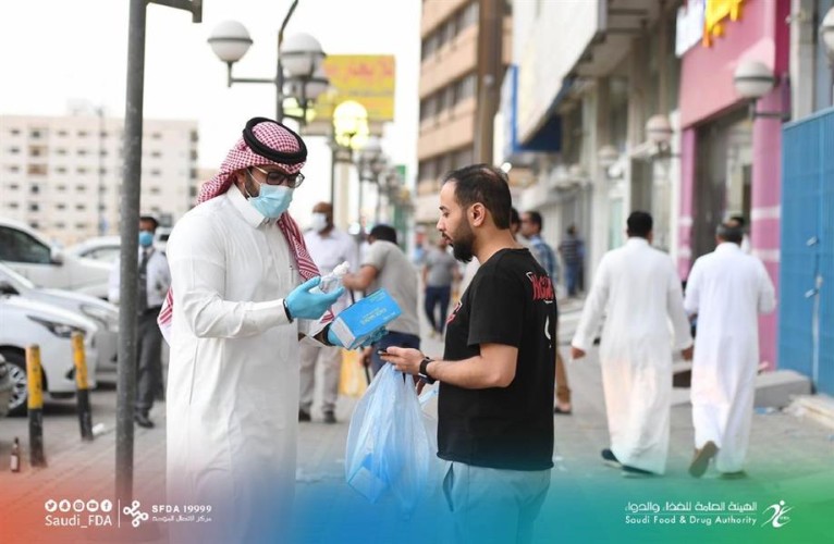 توجيه من “الغذاء والدواء” للمصانع بضرورة زيادة انتاج المعقمات والكمامات الطبية