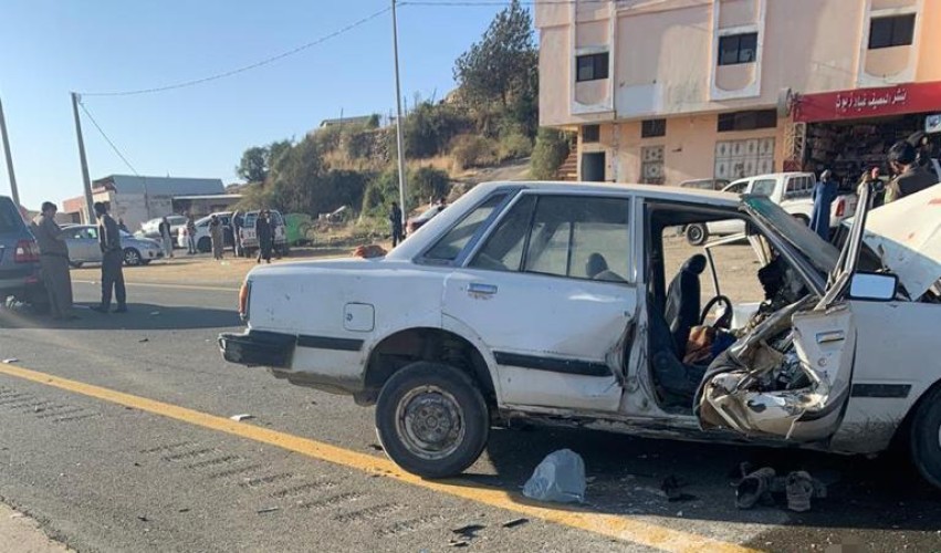 الهلال الأحمر بالباحة: وقوع حادث تصادم على طريق المندق .. والكشف عن عدد الإصابات!