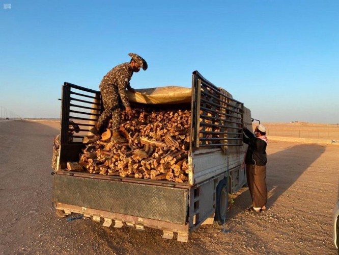 القوات الخاصة للأمن البيئي تضبط أكثر من 4 أطنان من الحطب المحلي في الرياض