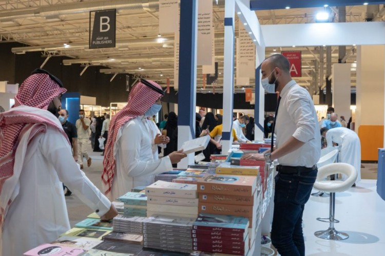 معرض الرياض للكتاب منصةٌ ثقافيةٌ لدحض “الأفكار الإرهابية” من خلال جناح التحالف الإسلامي العسكري