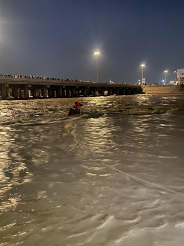 الدفاع المدني: إنقاذ 4 أشخاص احتجزوا في وادي العقيق بالمدينة المنورة