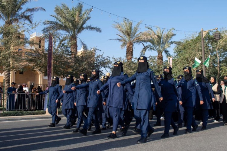 وزارة الداخلية وقطاعاتها الأمنية بالتعاون مع هيئة تطوير بوابة الدرعية تنظمان عرضًا عسكريًا في محافظة الدرعية