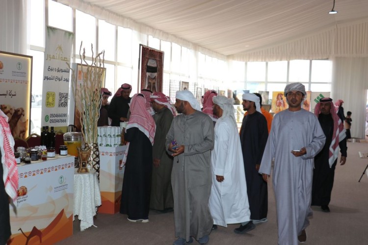 “البيئة والزراعة” تشارك في جادة الإبل في حائل