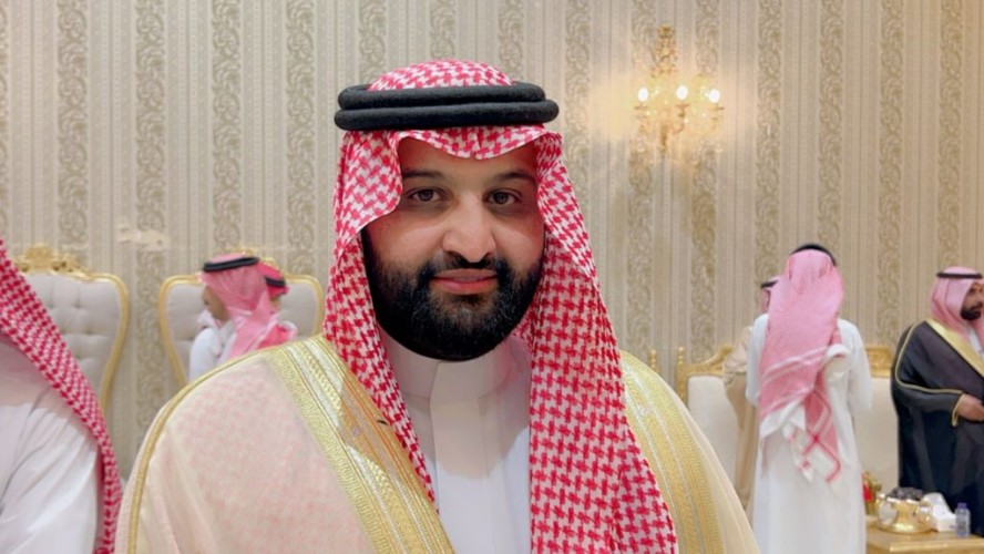 بحضور شيوخ وأعيان القبائل .. المحامي “خالد الجبيري المهيمزي” يحتفل بزواجه في قاعة كبيتال بحائل