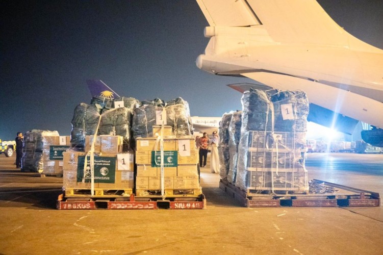 ‏‎إنفاذًا لتوجيهات القيادة الرشيدة.. مغادرة أولى طلائع الجسر الجوي السعودي لمساندة الشعب اللبناني الشقيق