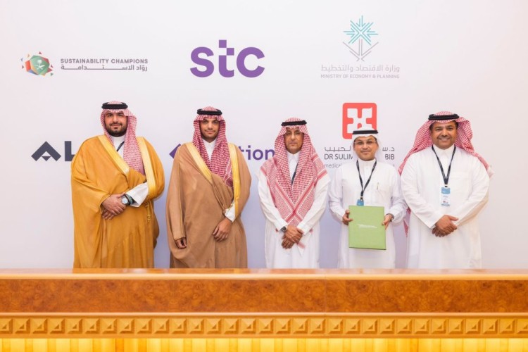 مجموعة stc تدعم التحول المستدام لثلاث شركات وطنية ضمن برنامج “رواد الاستدامة”